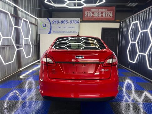 Used 2013 Ford Fiesta SE image 19