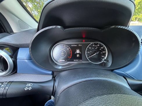 Used 2025 Nissan Versa SV FWD image 39