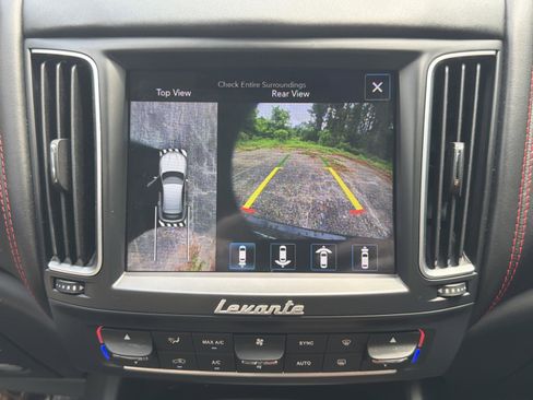 Used 2017 Maserati Levante S AWD/4WD image 27