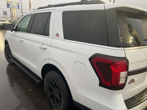 Used 2023 Ford Expedition Timberline image 6