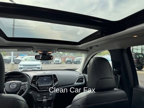 Used 2022 Jeep Cherokee Limited w/ Mopar Interior Package image 6