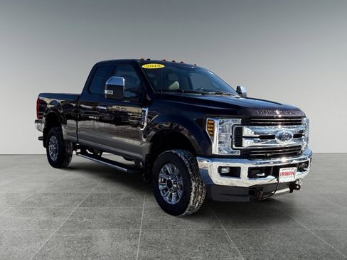 Used 2018 Ford F250 XLT w/ XLT Premium Package image 7
