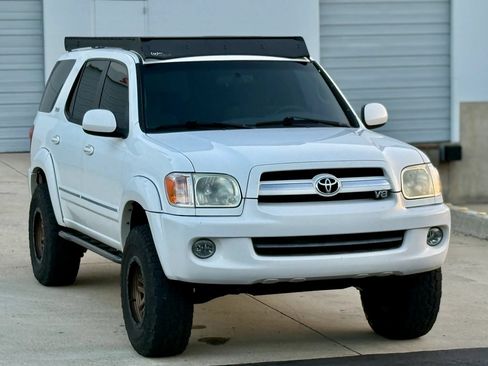 Used 2006 Toyota Sequoia SR5 AWD/4WD image 2