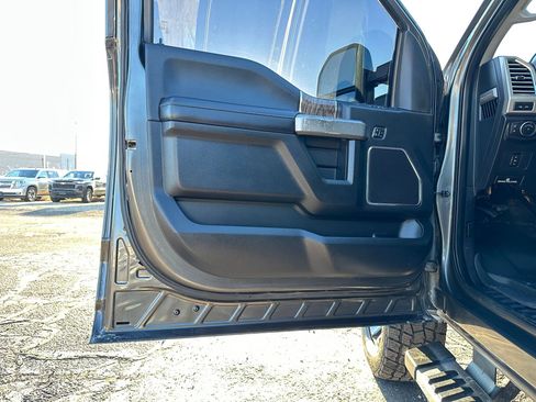 Used 2017 Ford F250 Lariat w/ Chrome Package image 19