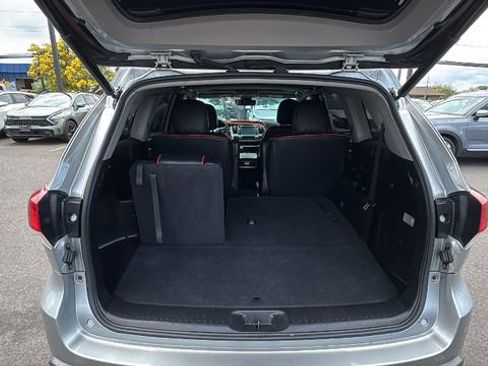 Used 2018 Toyota Highlander FWD V6 image 11
