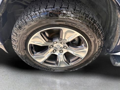 Used 2022 RAM 1500 Laramie w/ Sport Appearance Package AWD/4WD image 17
