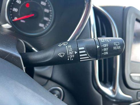 Used 2024 Chevrolet Equinox LT FWD image 18