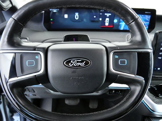 Used 2025 Ford Expedition Max Platinum w/ Stealth Performance Package AWD/4WD image 25