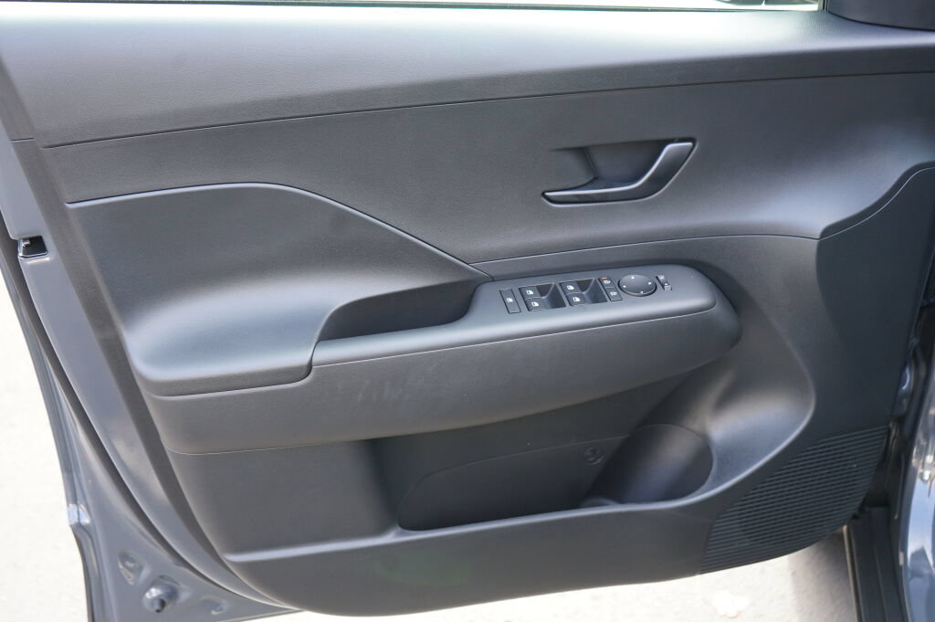 New 2027 Hyundai Kona SE AWD/4WD image 12