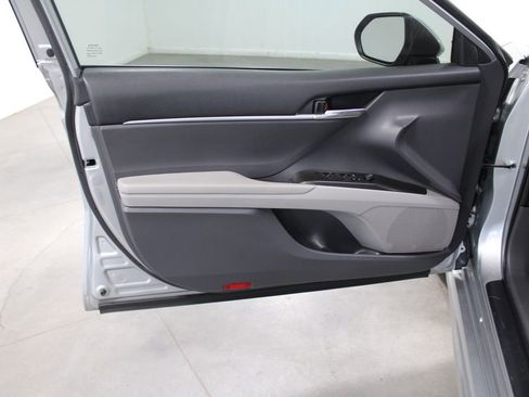 Used 2023 Toyota Camry SE image 23