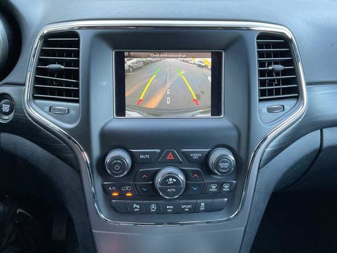 Used 2021 Jeep Grand Cherokee Laredo RWD image 17