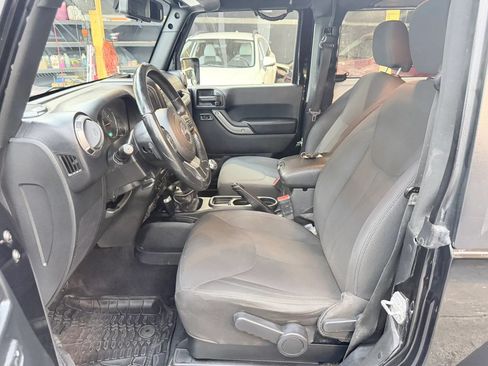 Used 2018 Jeep Wrangler Sport w/ Quick Order Package 23W AWD/4WD image 8