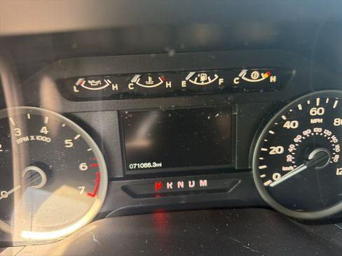 Used 2019 Ford F150 XLT w/ Equipment Group 302A Luxury AWD/4WD image 5