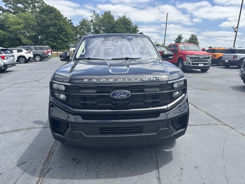 Certified 2025 Ford Expedition Max Active AWD/4WD image 3