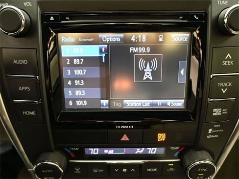 Used 2016 Toyota Camry XLE image 3