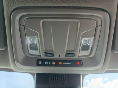 Used 2025 GMC Sierra 1500 SLT RWD image 7