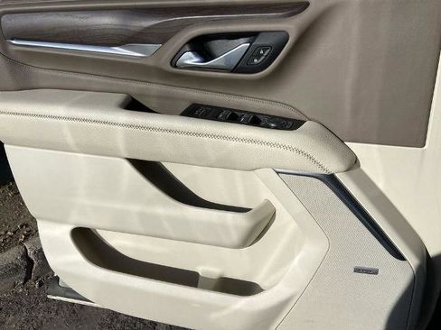 Used 2021 GMC Yukon Denali w/ Denali Premium Package image 19