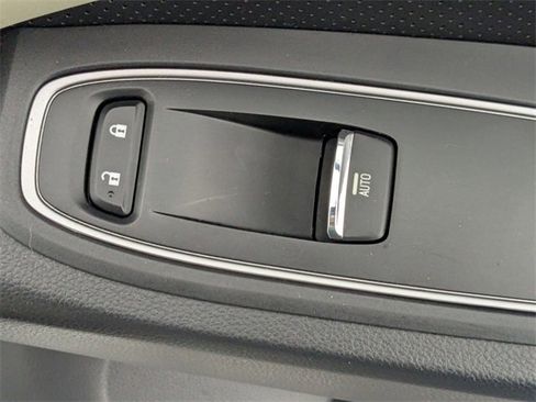 Used 2019 Subaru Ascent Touring w/ Popular Package #3 image 38