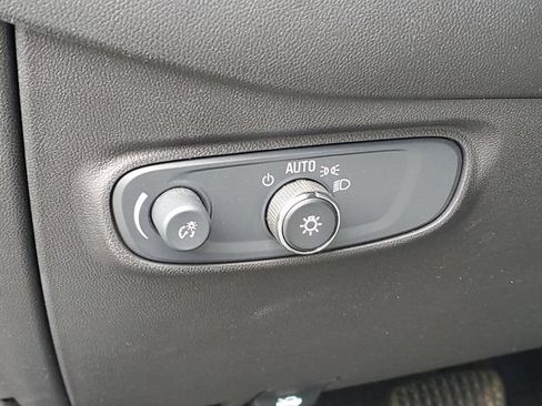 Used 2024 Chevrolet Equinox LS w/ LS Convenience Package FWD image 19