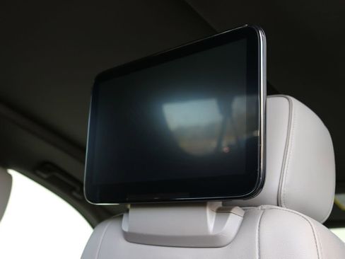 Used 2021 GMC Yukon XL SLT w/ SLT Premium Package image 39