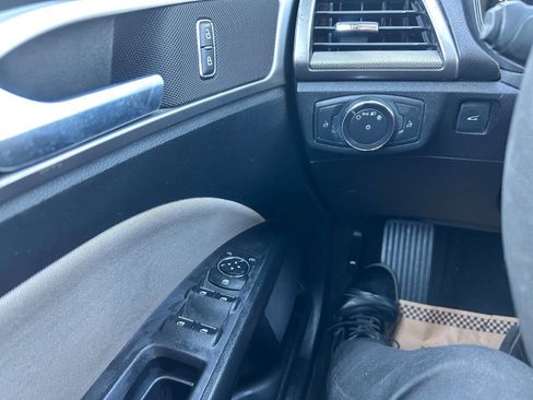 Used 2019 Ford Fusion S FWD image 18