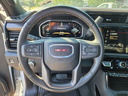 Used 2026 GMC Sierra 2500 AT4 AWD/4WD image 17