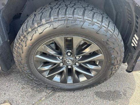 Used 2021 Lexus GX 460 Premium w/ Premium Package image 22