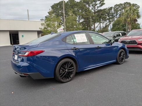 Certified 2025 Toyota Camry SE FWD image 5