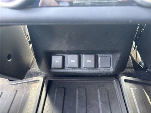 Used 2024 Land Rover Discovery Dynamic SE AWD/4WD image 22