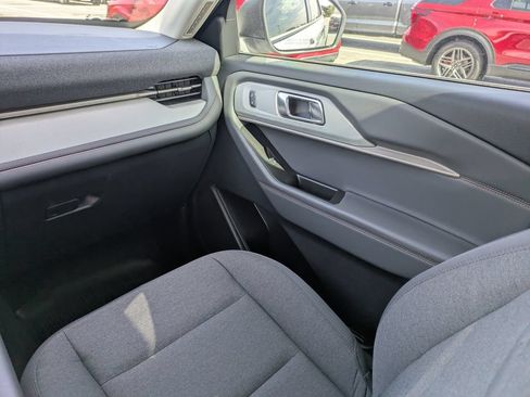 New 2026 Ford Explorer Active RWD image 19
