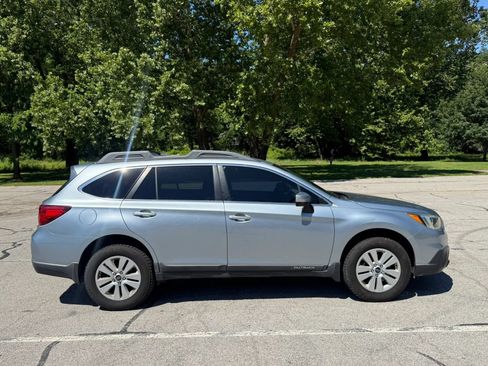 Used 2015 Subaru Outback 2.5i Premium AWD/4WD image 4