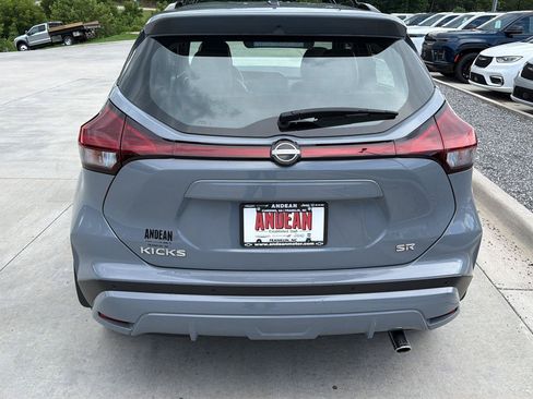 Used 2024 Nissan Kicks SR w/ SR Premium Package FWD image 4