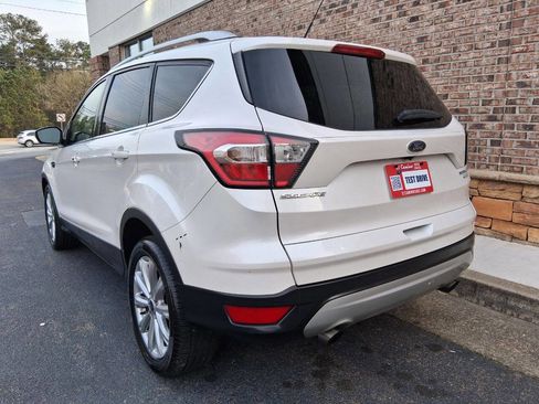 Used 2017 Ford Escape Titanium image 3