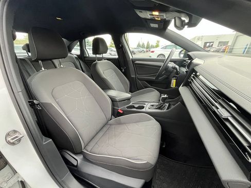 Certified 2025 Volkswagen Jetta Sport FWD image 13