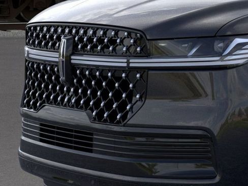 New 2025 Lincoln Navigator Black Label image 17
