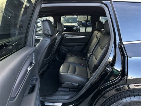 Certified 2023 Cadillac XT6 Luxury image 30
