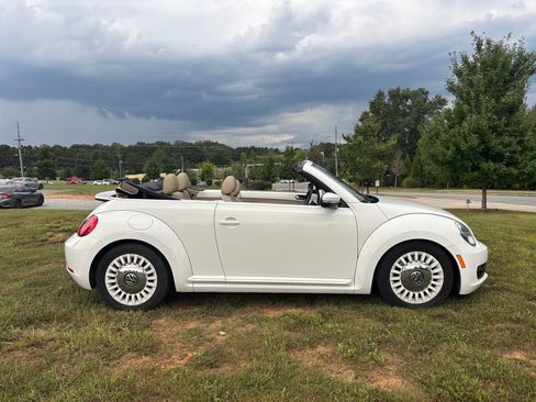 Used 2013 Volkswagen Beetle 2.5 50's Edition FWD image 4