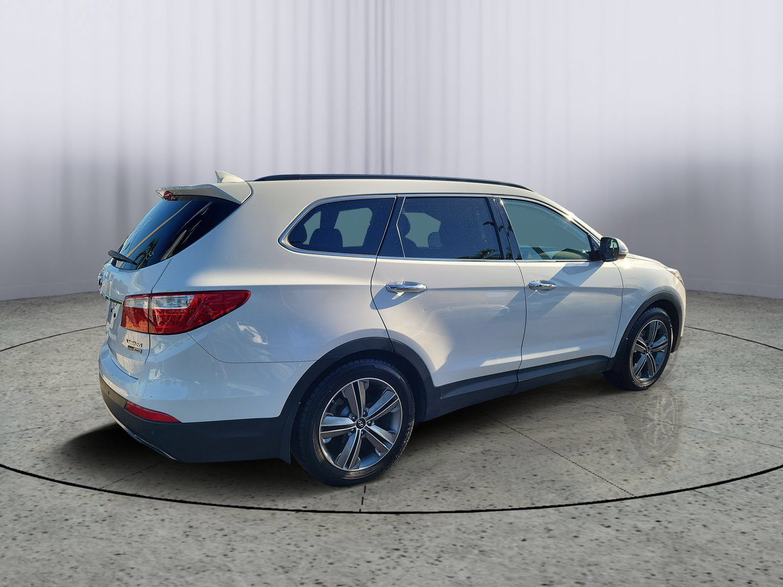 Used 2016 Hyundai Santa Fe Limited w/ Option Group 04 AWD/4WD image 2