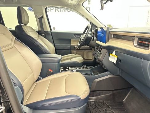 Used 2025 Ford Maverick Lariat w/ 4K Tow Package image 10