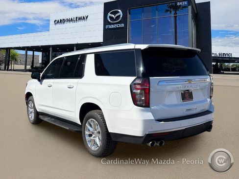 Used 2024 Chevrolet Suburban Premier RWD image 3