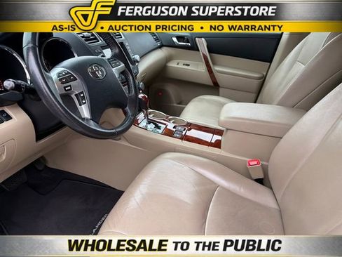 Used 2012 Toyota Highlander Limited w/ Tow Pkg AWD/4WD image 17