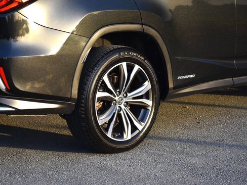 Used 2019 Lexus RX 450hL Base AWD 4dr SUV image 12