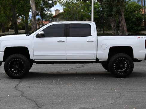 Used 2018 Chevrolet Silverado 1500 LT w/ All Star Edition AWD/4WD image 3