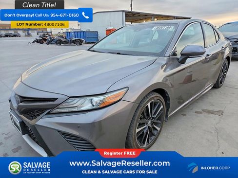 Used 2018 Toyota Camry XSE image 1