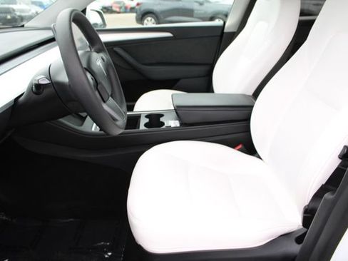 Used 2023 Tesla Model Y Performance AWD/4WD image 25