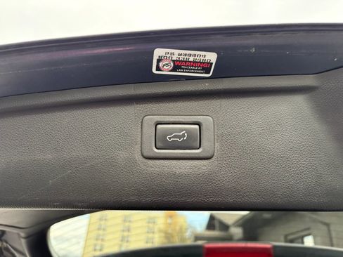 Used 2017 Subaru Outback 2.5i Limited image 12