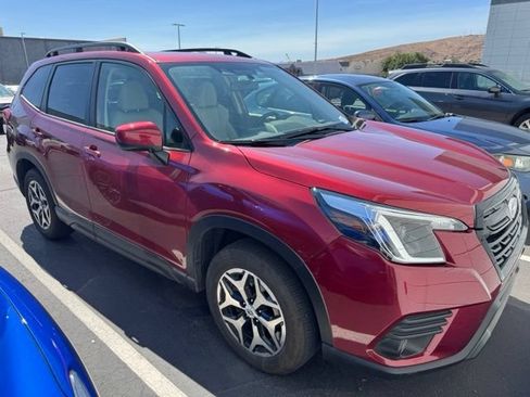 Used 2023 Subaru Forester Premium AWD/4WD image 2