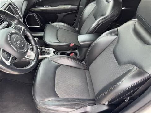 Used 2018 Jeep Compass Latitude AWD/4WD image 15