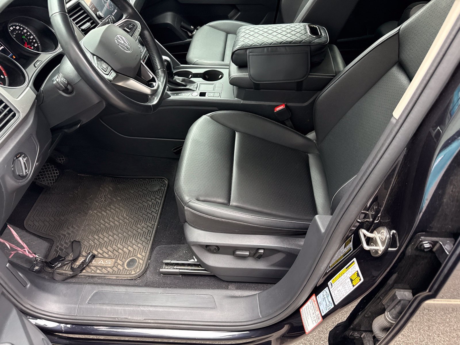 Used 2021 Volkswagen Atlas SE FWD image 3