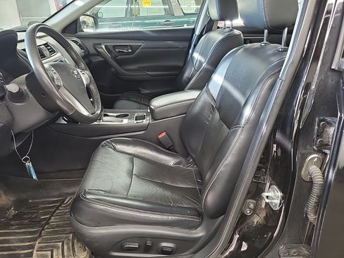 Used 2017 Nissan Altima 2.5 SL FWD image 6